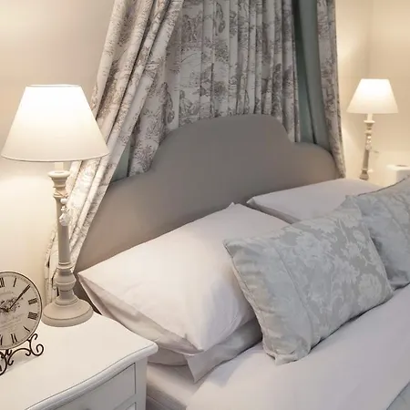 Linton Court Coach House Apartment *