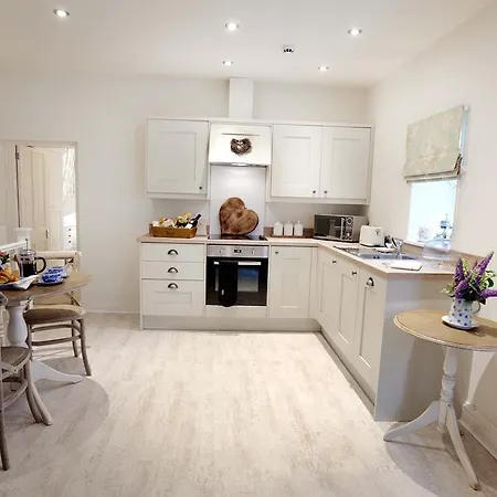 아파트 Linton Court Coach House *