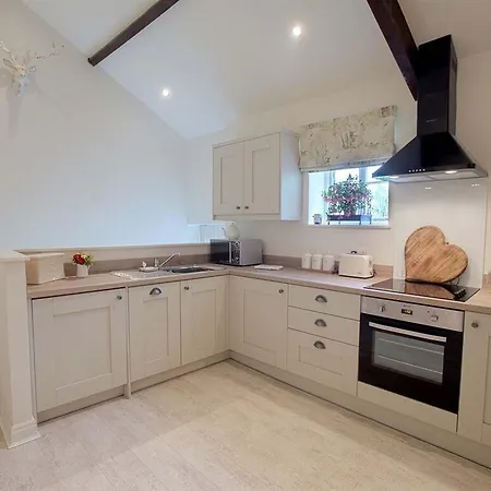 아파트 Linton Court Coach House *