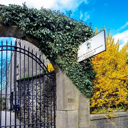 Linton Court Coach House * 세틀