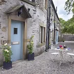 Linton Court Coach House 세틀
