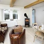 Linton Court Coach House 세틀
