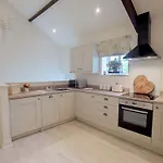 아파트 Linton Court Coach House *