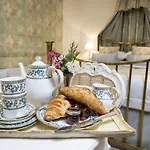 Linton Court Coach House 세틀