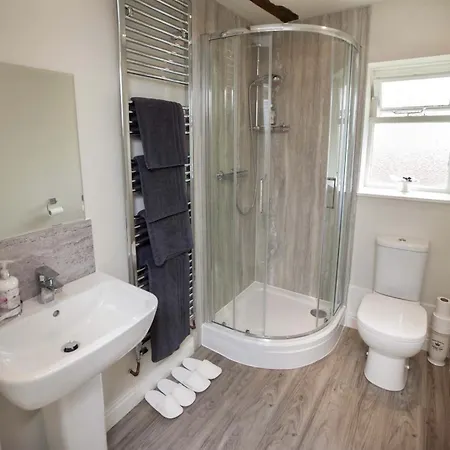 Daire Linton Court Coach House Settle