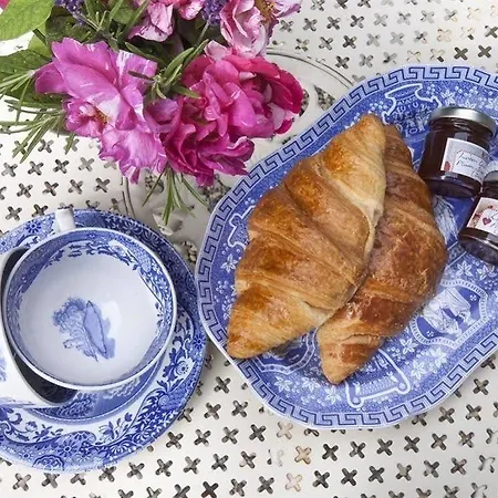 Daire Linton Court Coach House Settle